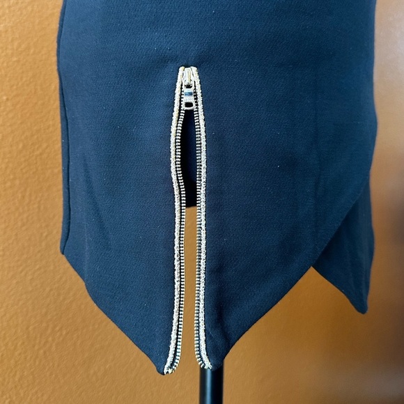 Three Floor Black “Yea Yea Yea”Asymmetrical Zipper Mini Skirt Size 0 EUC! - Picture 8 of 10